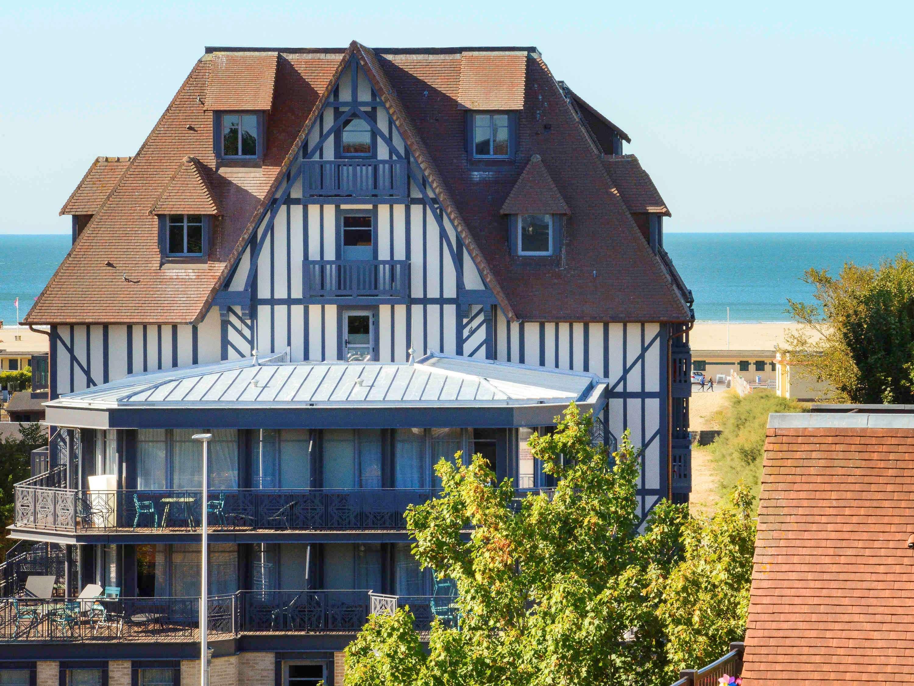 Novotel Deauville Plage Exteriör bild