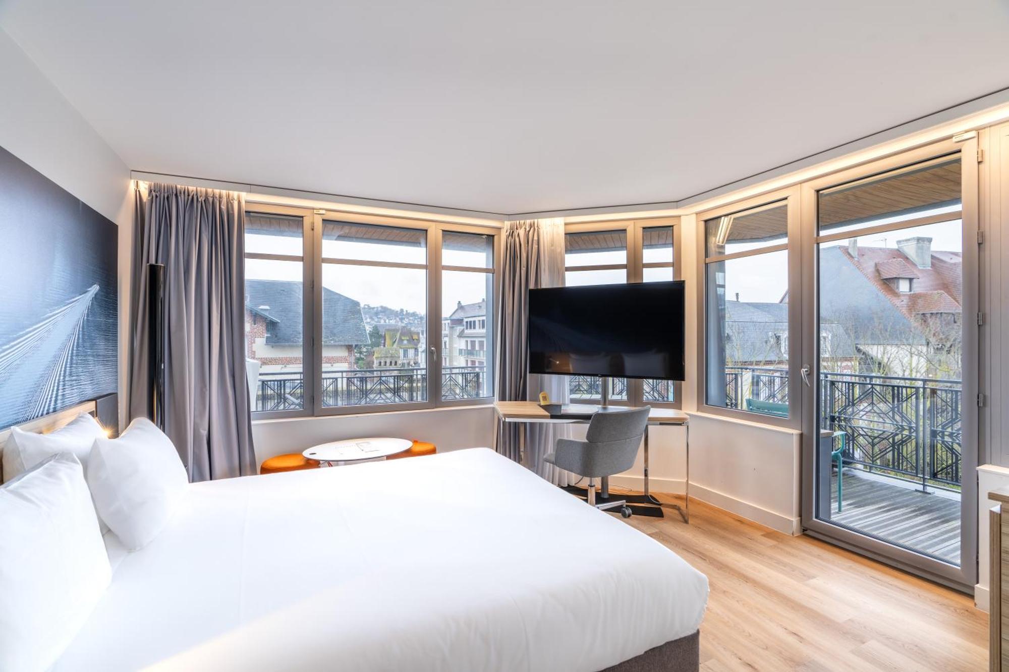 Novotel Deauville Plage Exteriör bild